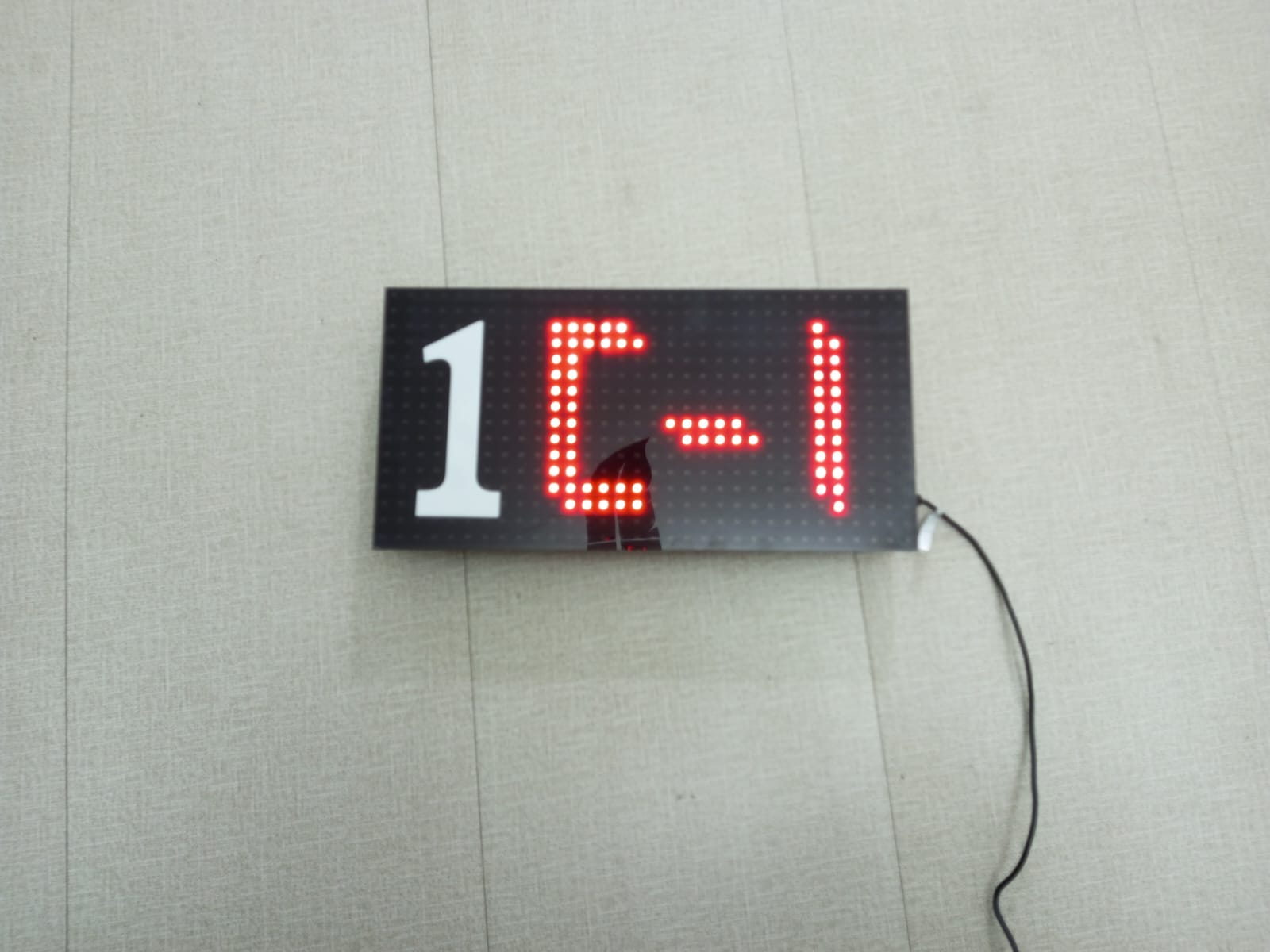 xQue 3-digit red LED matrix counter display unit